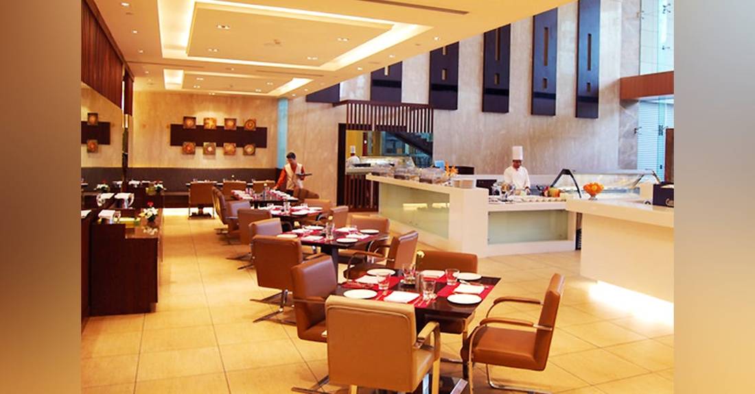 The buffet spread at 64/6, Sahibabad